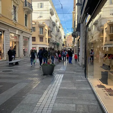 Casa Girasole Centro * Σαν Ρέμο