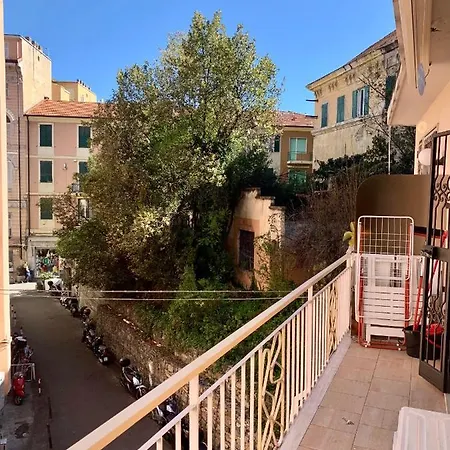 Casa Girasole Centro דירה *